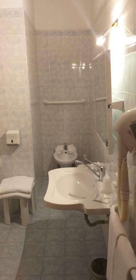 Double Room - Disability Access,891115654:JPEG